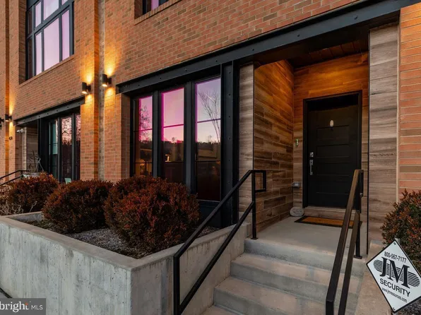 4575 Riverside Way, Philadelphia, PA 19127