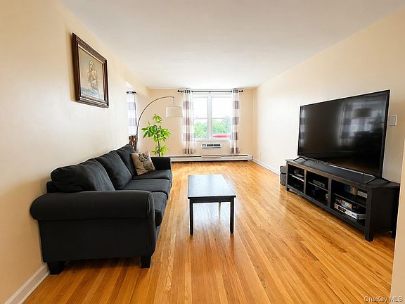2nd image of 15105 Cross Island Parkway #2C