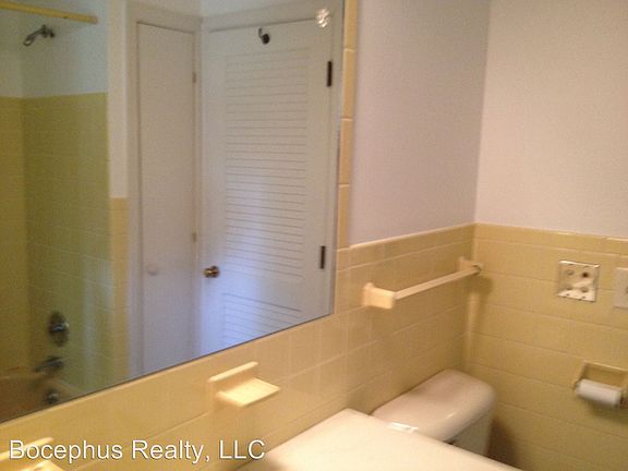 3rd image of 104 Merryhill St