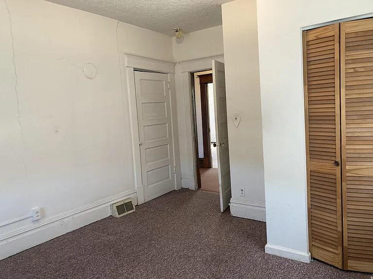 212 Grand St — Photo 16