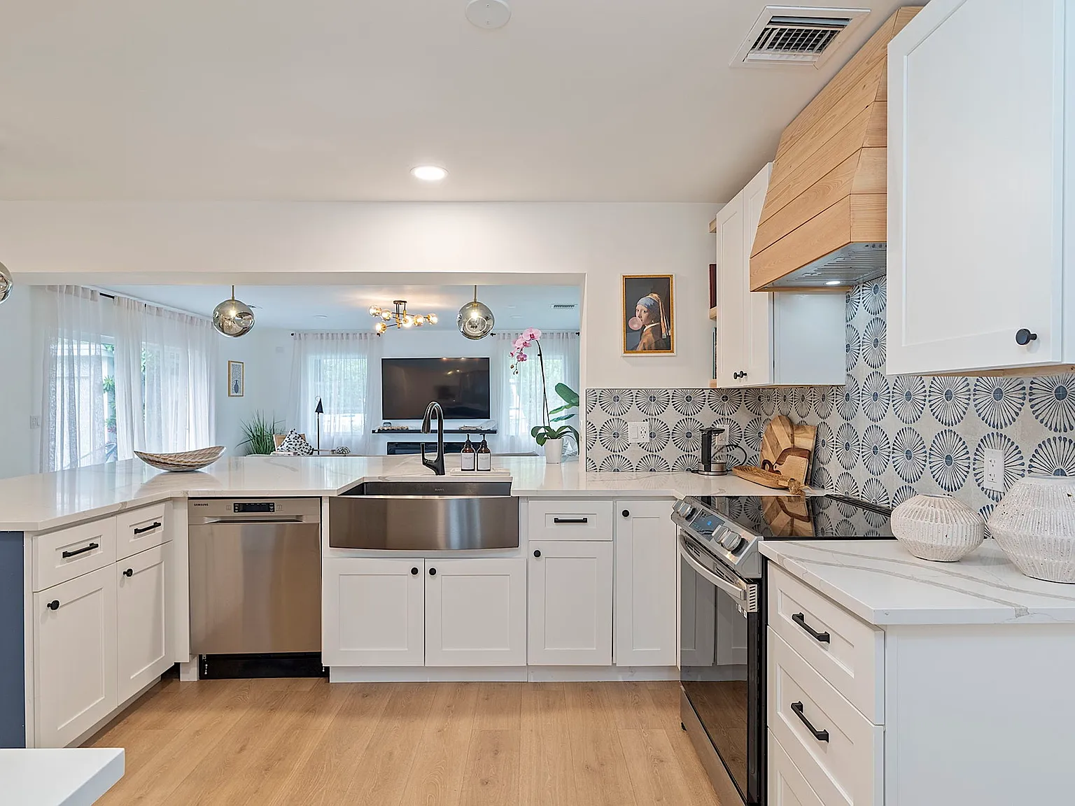 4 bed, 1660 sqft, $6,475 — Photo 4