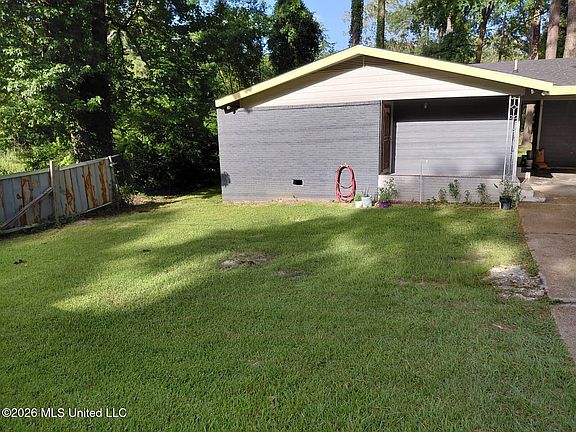 2nd image of 2354 Belvedere Dr