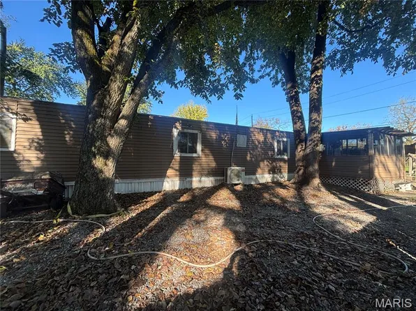 2009 Irwin St, Hannibal, MO 63401