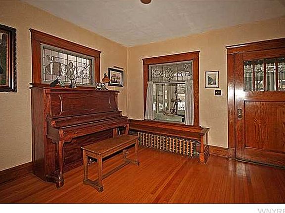5th image of 204 Bryant St