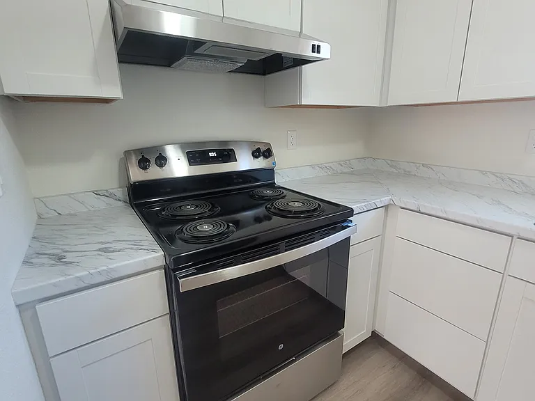 2318 W Canal St — Photo 7