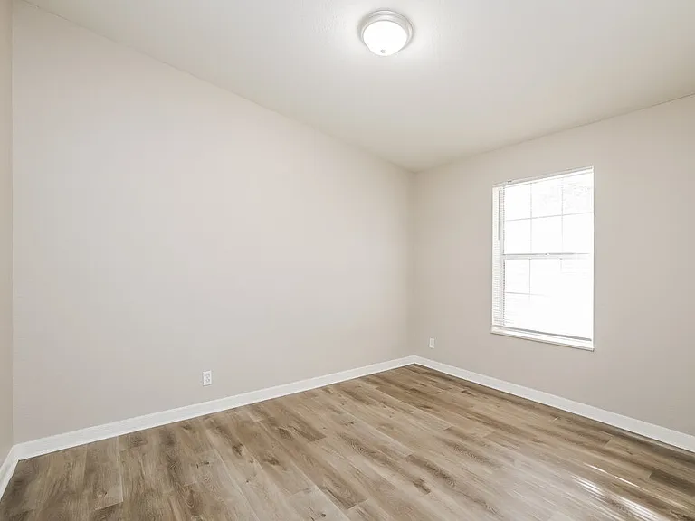2216 Leda Ave S — Photo 13