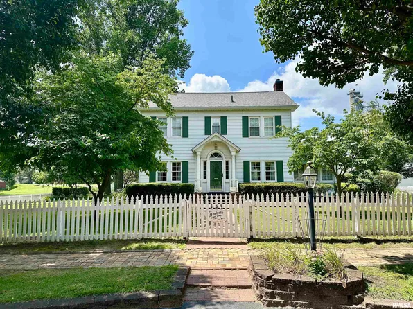 143 S Green St, Meredosia, IL 62665