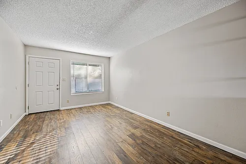 520 W Clark St Photo 1