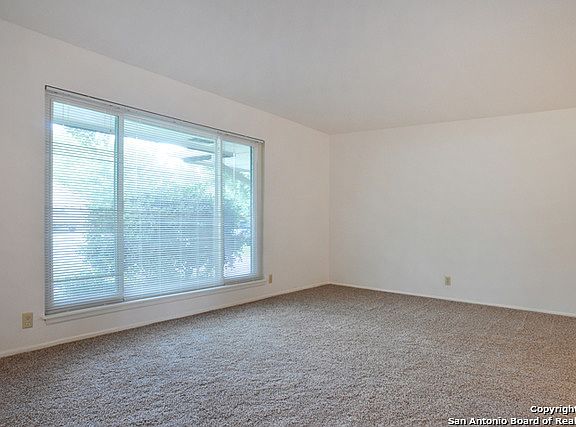 5th image of 517 Candleglo Dr