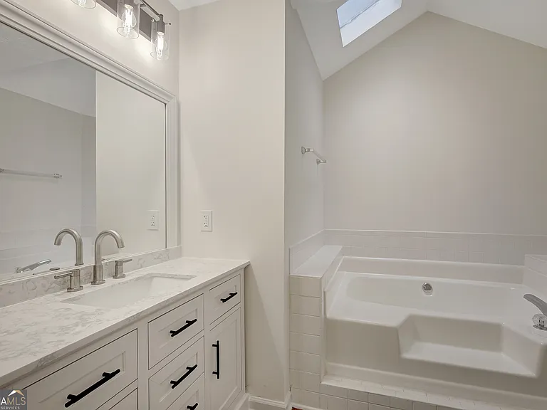 220 Fontaine Way — Photo 20