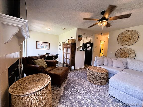 4th image of 139 Woodfield Pl