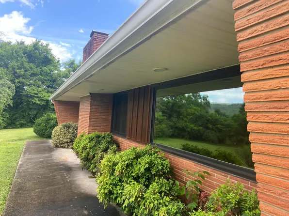 169 W Schmitt Rd, Rossville, GA 30741