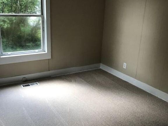 4th image of 945 Hiawassee Ave