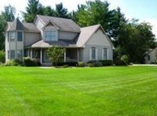 12260 Sunview Ct, South Lyon, MI 48178