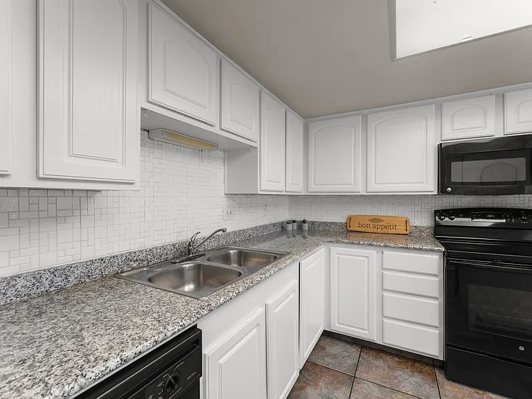 208 Bahia Ln E — Photo 19