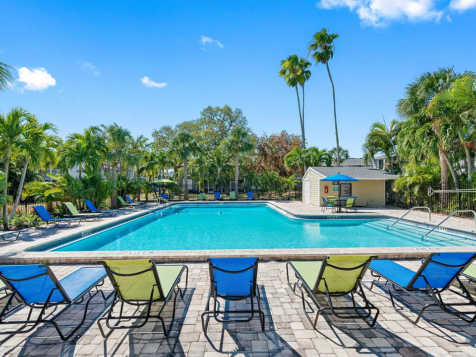 Enclave at Sabal Pointe Apartments