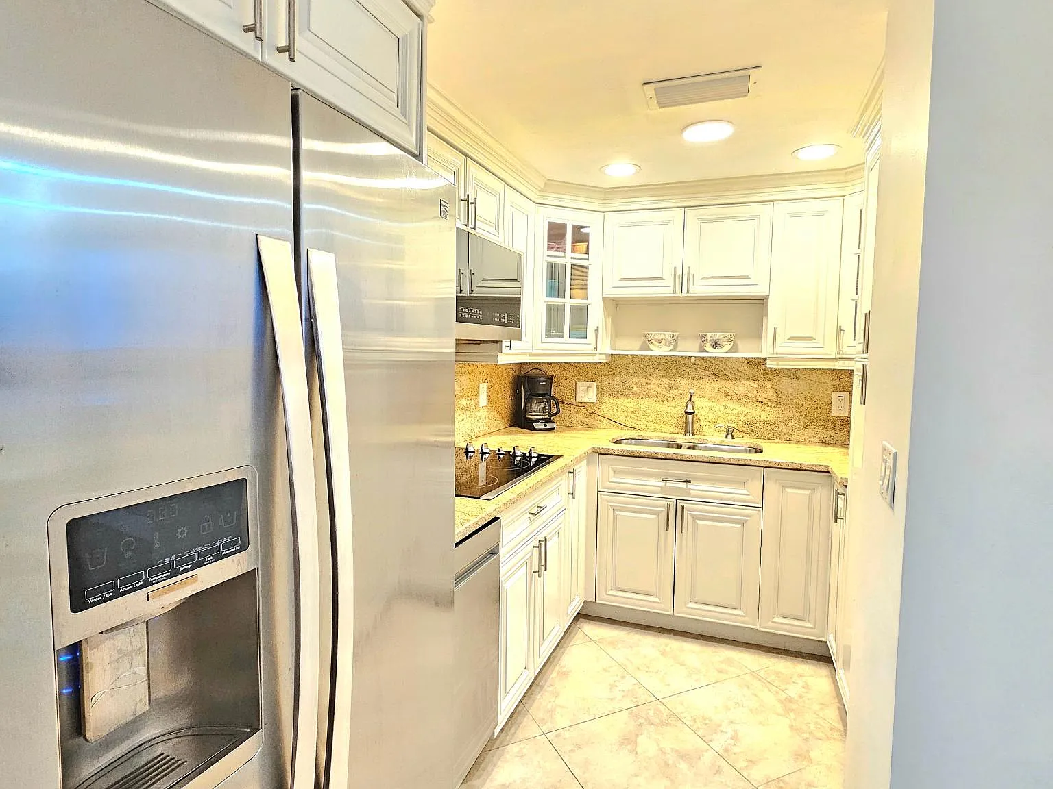 1 bed, 1.5 bath, $2,279 — Photo 3