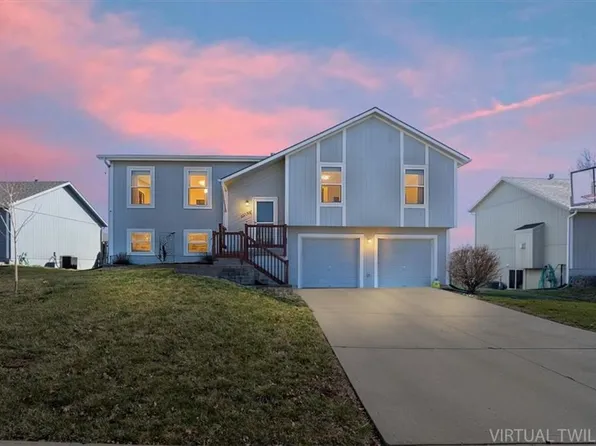 17187 S Dodge St, Gardner, KS 66030