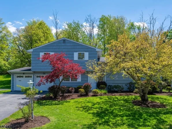 7 Waddington Ave, West Orange Twp., NJ 07052