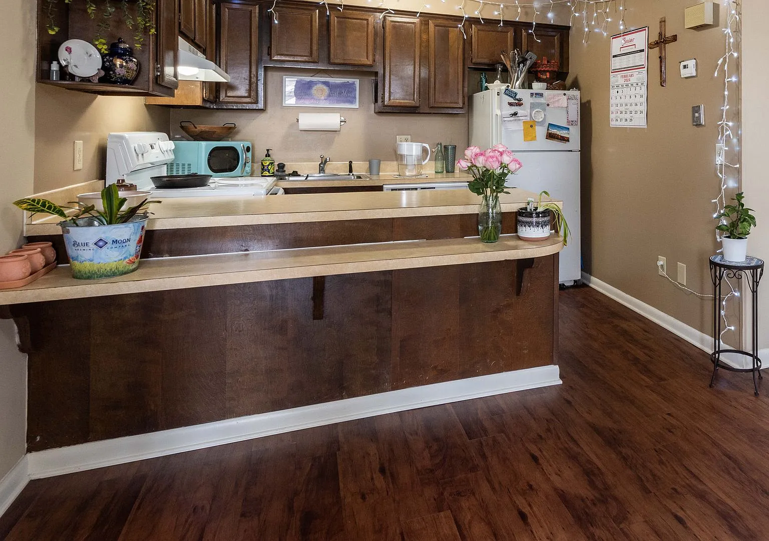 Hardy Manor Apartment Homes — Photo 1