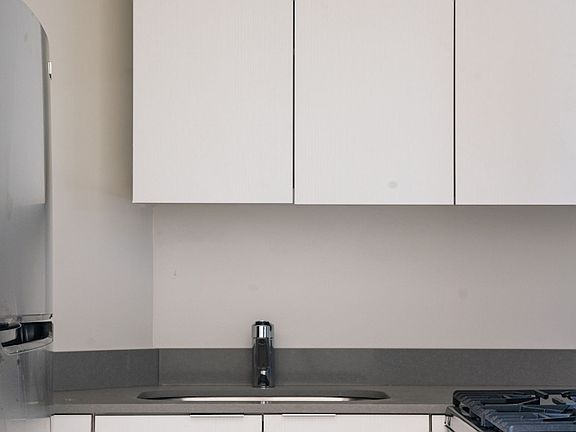 4th image of 1954 1st Ave APT 9U