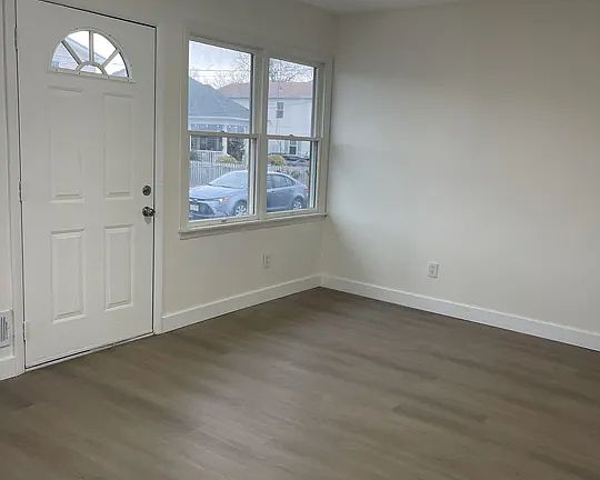 2nd image of 84 Seabreeze Way