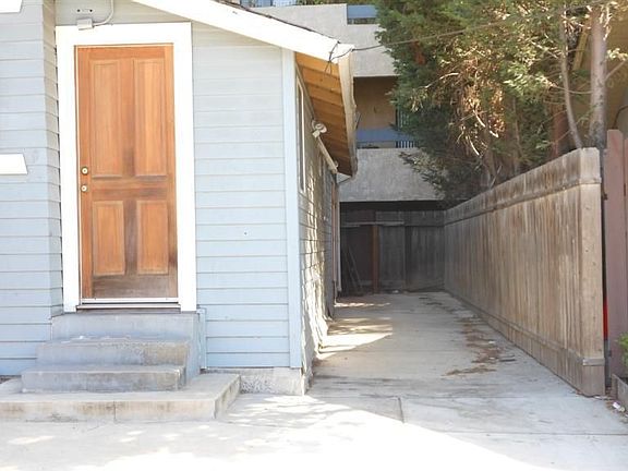 3rd image of 295 Esperanza Ave
