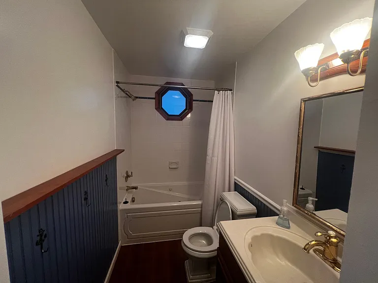 685 Shore Rd — Photo 6