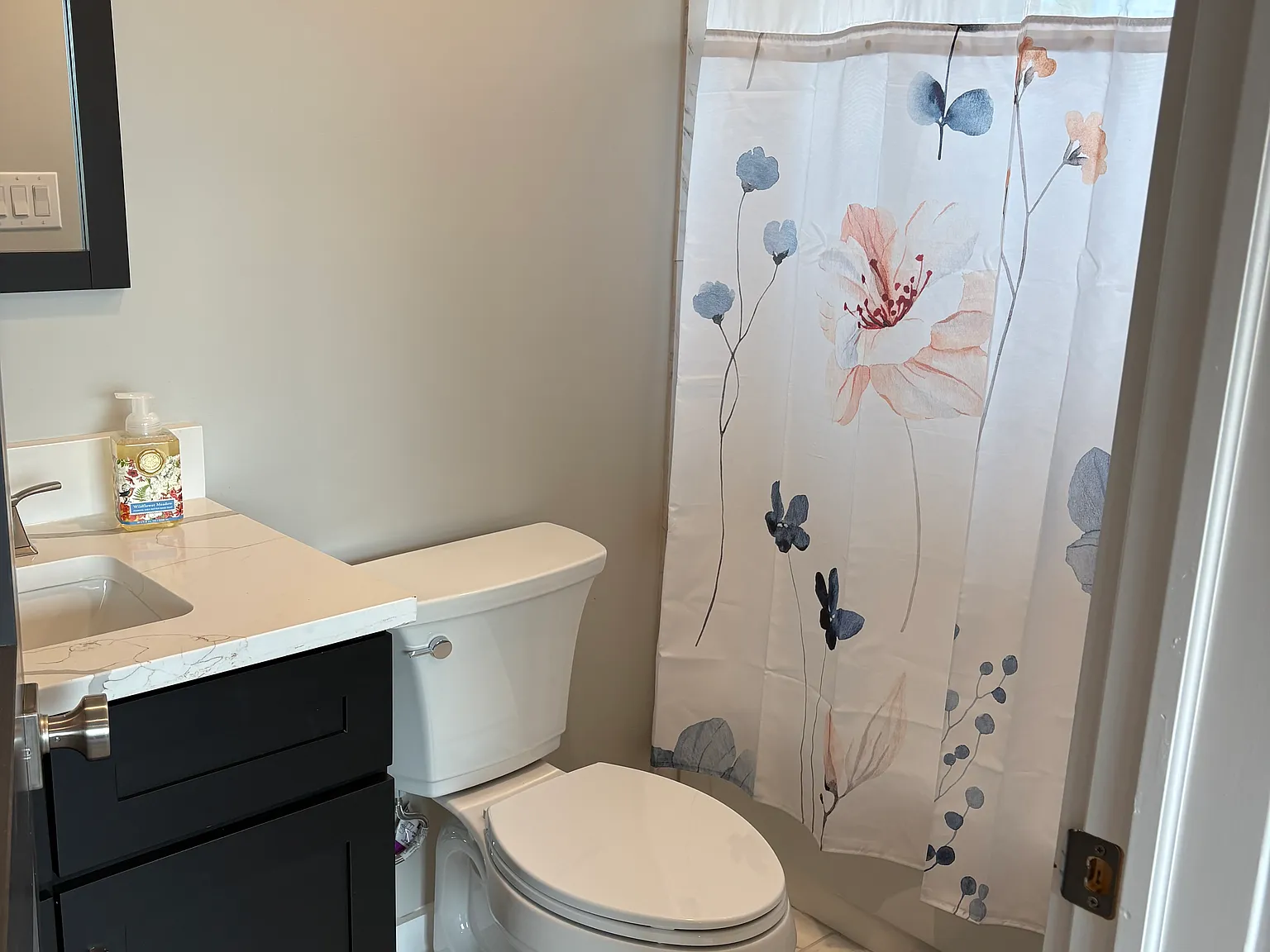 2 bed, 2.5 bath, 1900 sqft, $2,650 — Photo 3