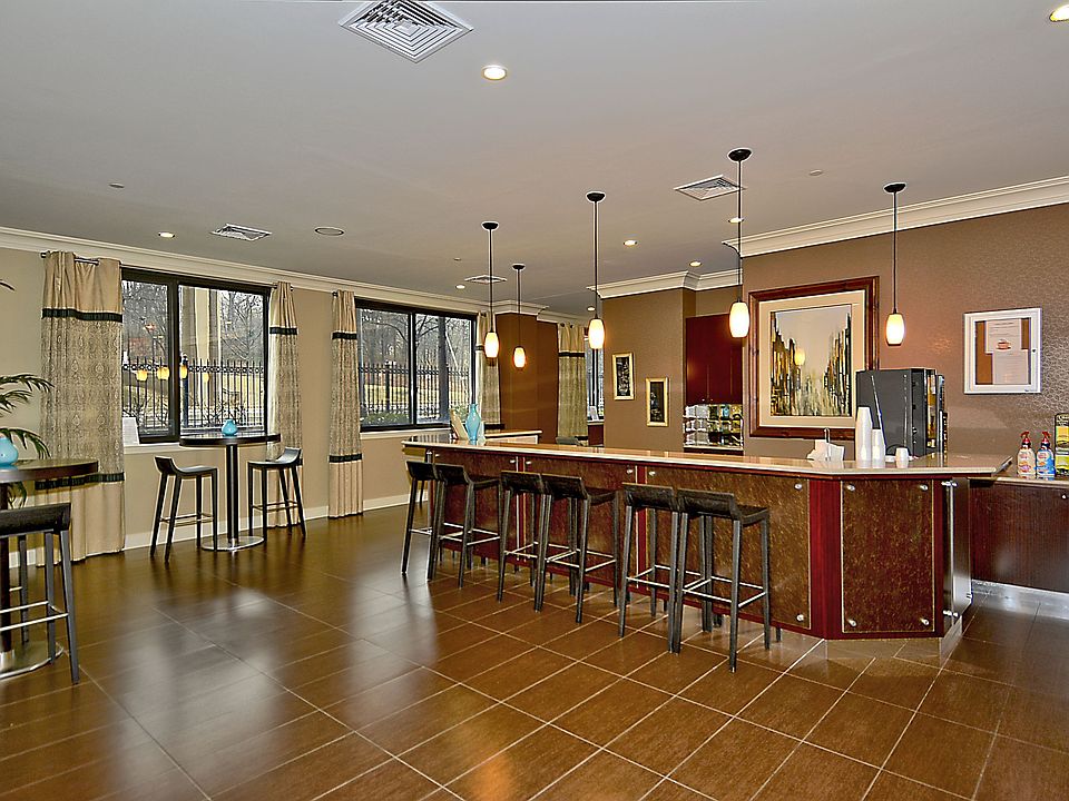 1st image of 2451 Midtown Ave APT 1118