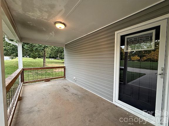 4th image of 2213 Balmy Ct