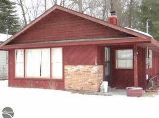 140 Wood Ave, East Tawas, MI 48730