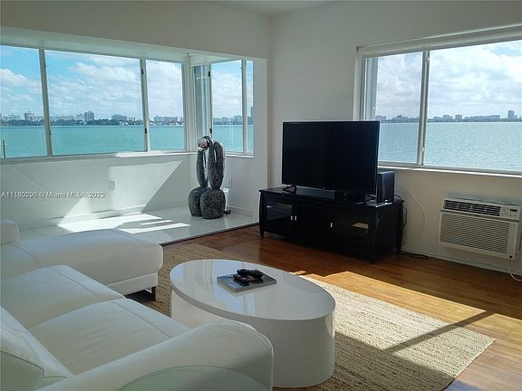 2nd image of 1830 S Treasure Dr APT 21