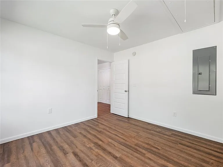8079 Beachwood Dr — Photo 16