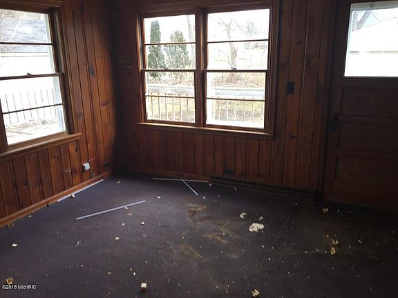 5th image of 1316 Edith Ave NE