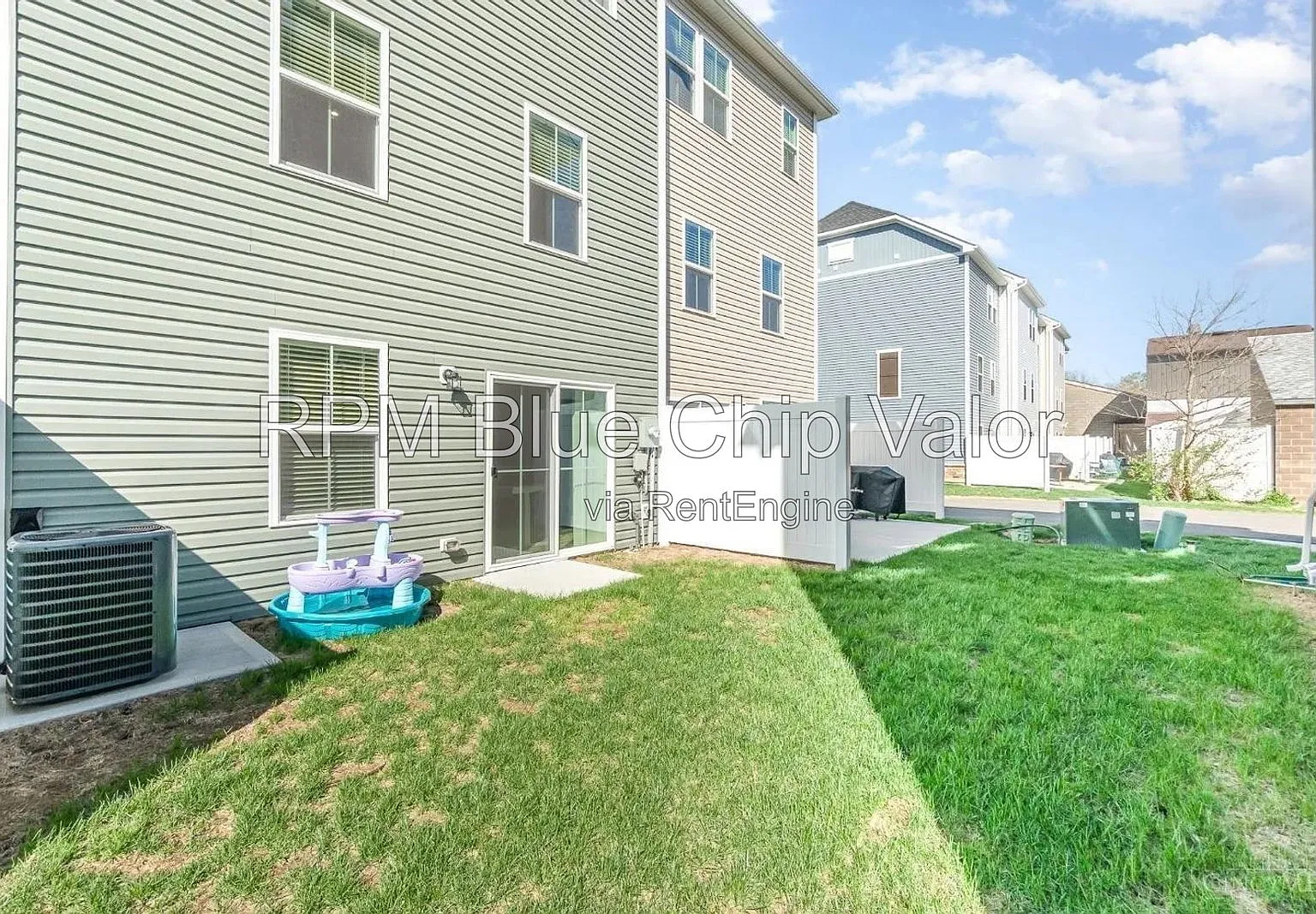 3 bed, 2.5 bath, 1710 sqft, $2,750 — Photo 3