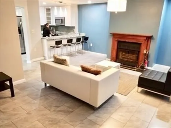 164 Quincy Shore Dr Unit 100, Quincy, MA 02171