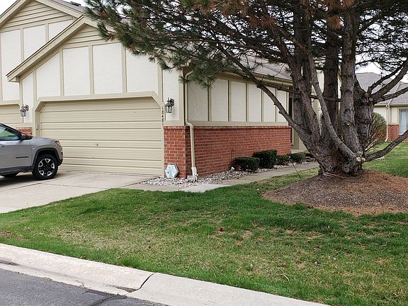 3rd image of 18481 Greenmeadow Dr