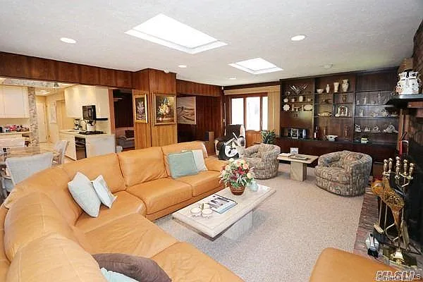 46 Marian Ln — Photo 9