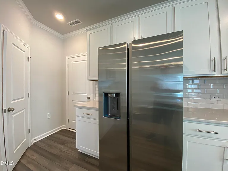 1149 Matterhorn Dr — Photo 8