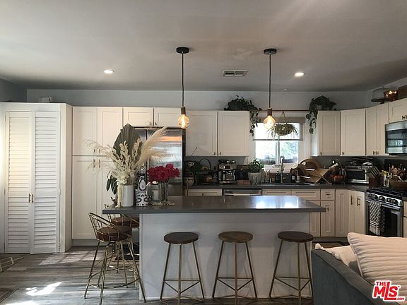 5th image of 7656 Mason Ave