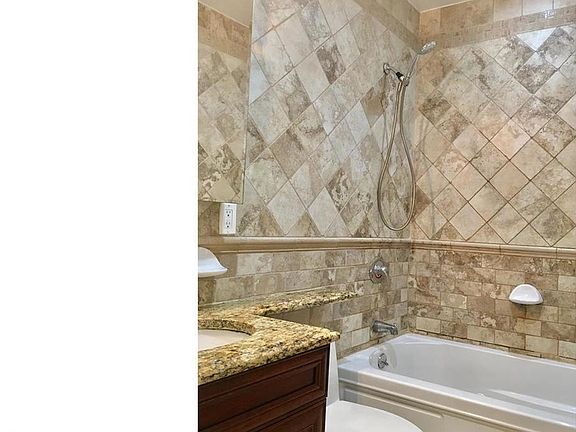 3rd image of 2569 38th St APT 4F
