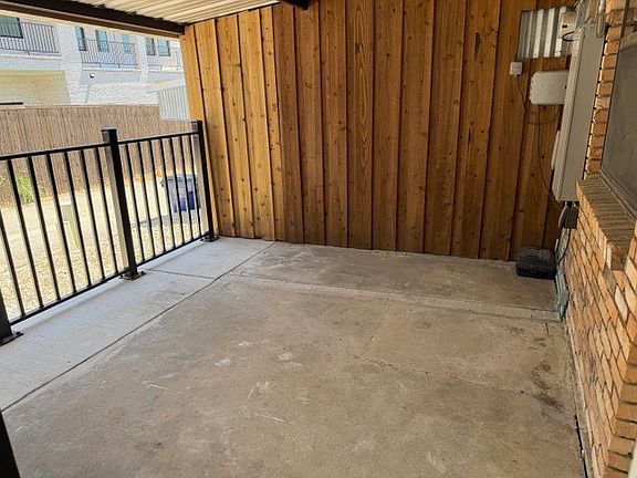 4th image of 505 Cedar Elm Ln
