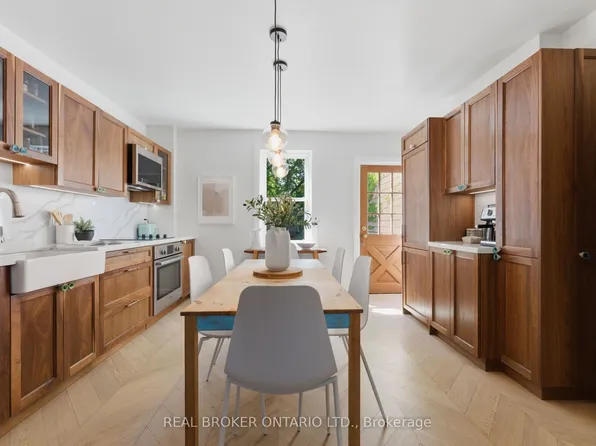 833 Sammon Ave, Toronto, ON M4C 2E7