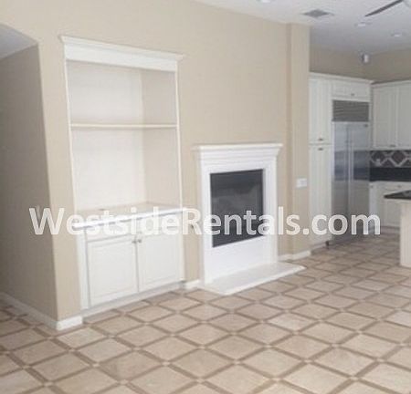 3rd image of 2845 Belleza Ct