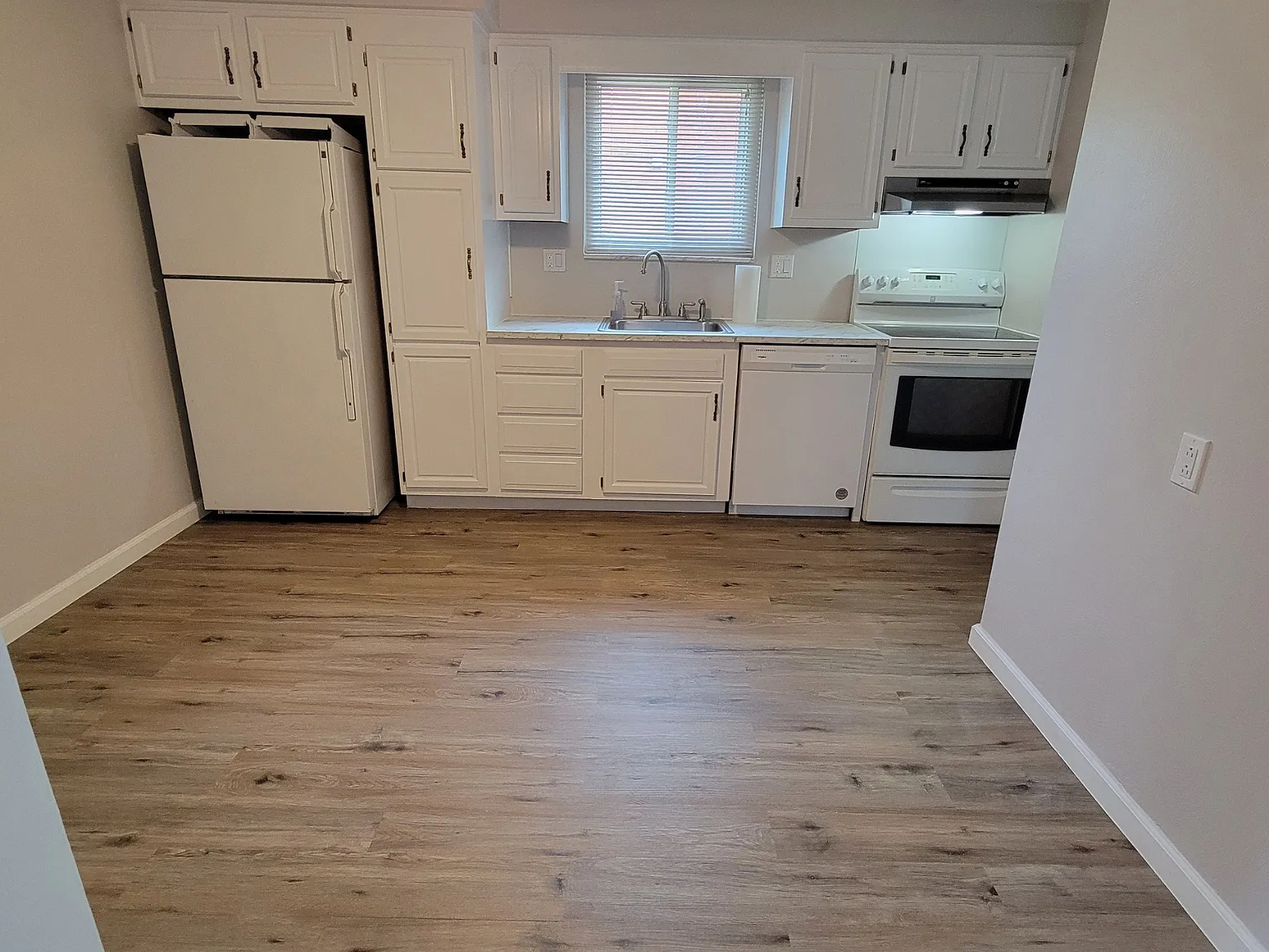 2 bed, 925 sqft, $1,275 — Photo 1