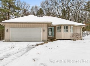 18099 N Fruitport Rd, Spring Lake, MI 49456