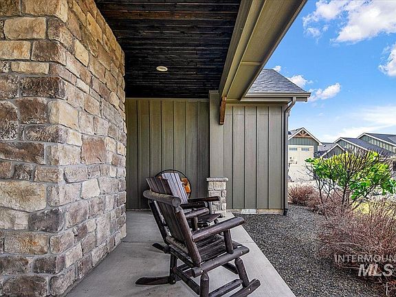 5th image of 14042 Latigo Ln