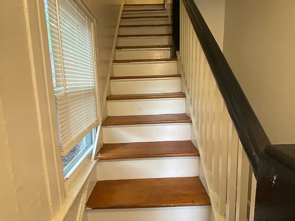 3rd image of 1005 N Buchanan Blvd APT B