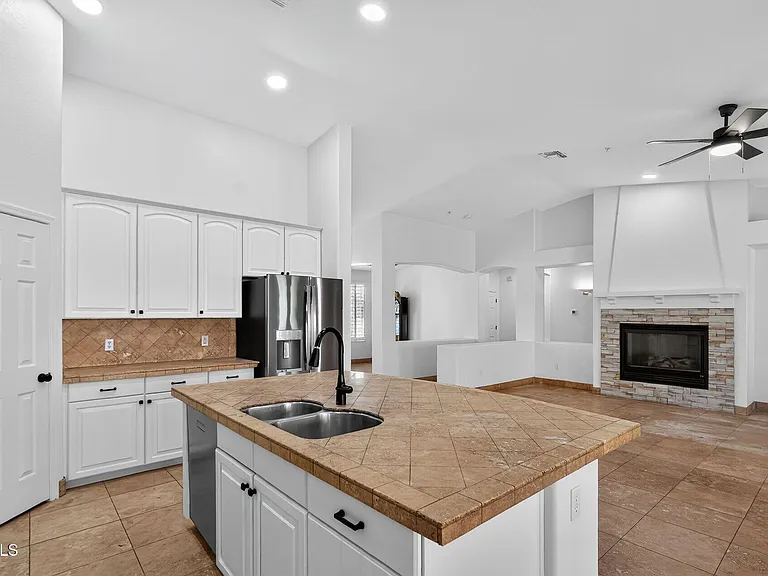 7742 E Los Gatos Dr — Photo 14